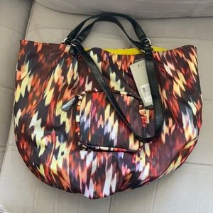 REVERSIBLE Kenneth Cole Reaction tote
